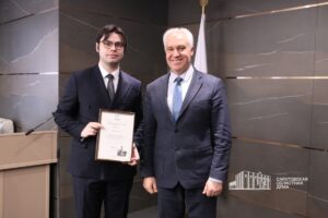 Яков Сафарян представляет разработки в Саратовской областной думе